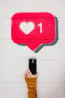MON EX-CONJOINT PUBLIE DES PHOTOS DE NOS ENFANTS SUR LES RÉSEAUX SOCIAUX, AI-JE UN RECOURS ?